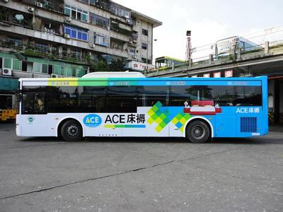 武漢公交車廣告