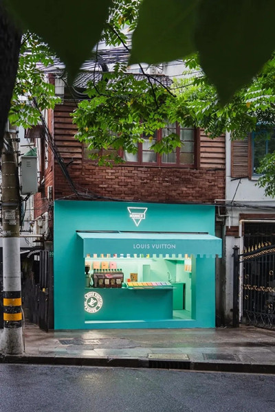 LV上海咖啡店戶外廣告
