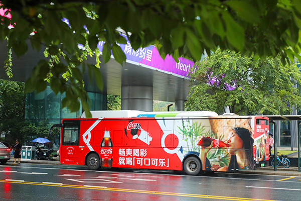 可口可樂公交車廣告